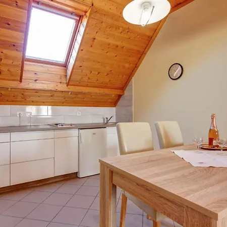 Apartament 14 *